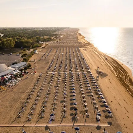 Cozy Flat In With Swimming Pools - Beahost