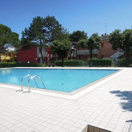 Cozy Flat In With Swimming Pools Bibione