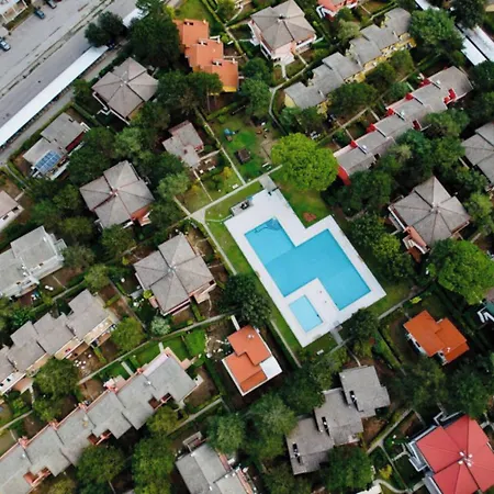 Lägenhet Cozy Flat In With Swimming Pools