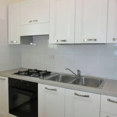 Appartamento Cozy Flat In With Swimming Pools