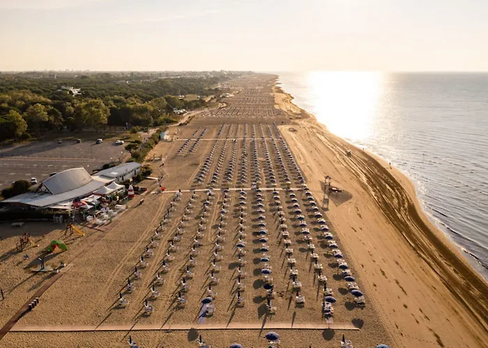 Cozy Flat In With Swimming Pools Bibione