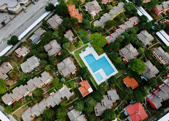 Cozy Flat In With Swimming Pools Apartment Bibione